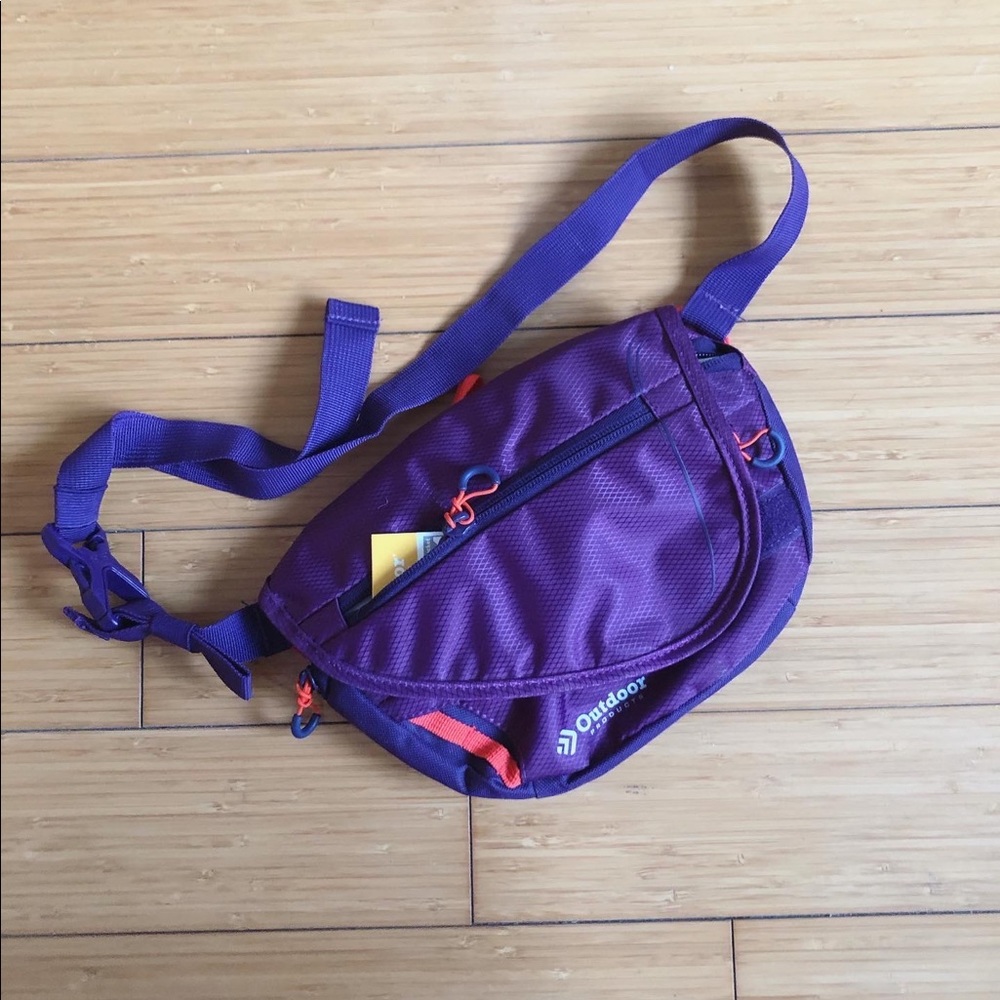 Purple retro fanny pack